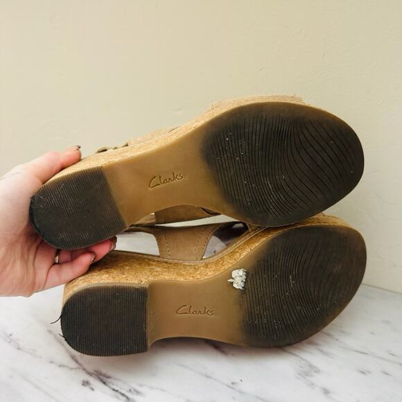 Clark’s Giselle Tan Side Slingback Wedge Sandal Women’s size 5.5 - Picture 7 of 10